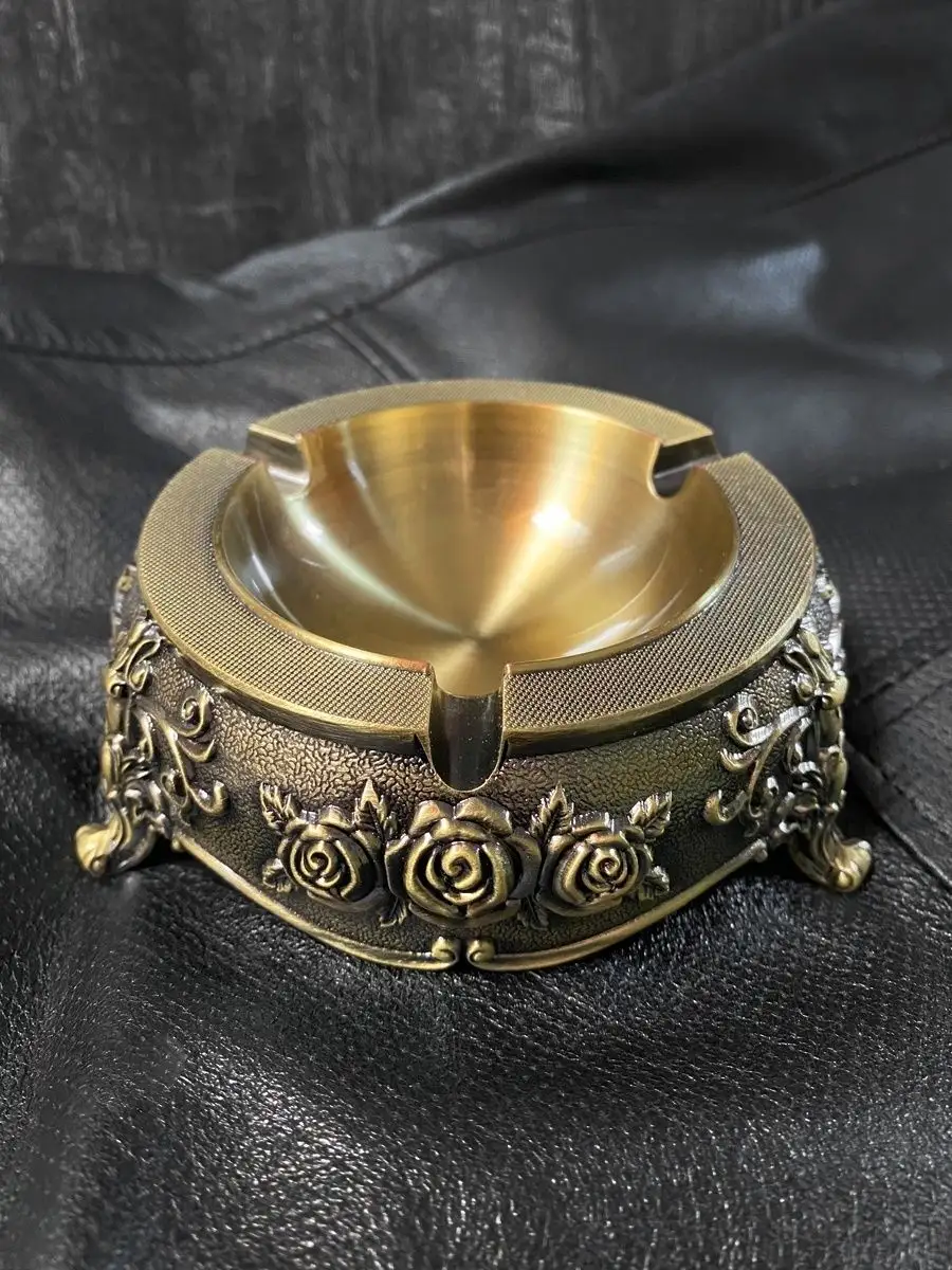 Пепельницы ручной работы. Пепельница из металлолома. Пепельница круглая металлическая. Оригинальные пепельницы из металла. Необычные пепельницы.