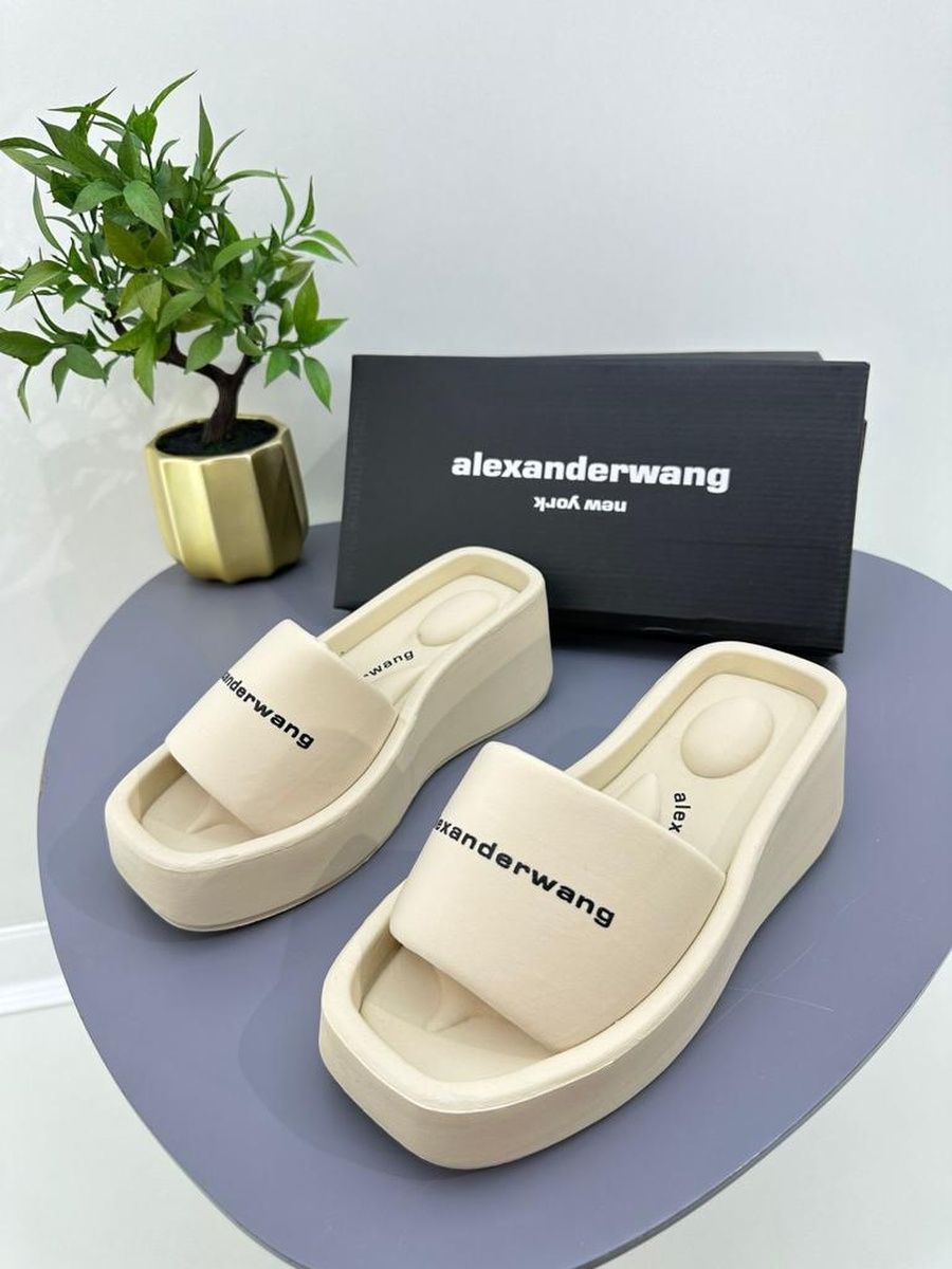 Alexander Wang шлепки на платформе.