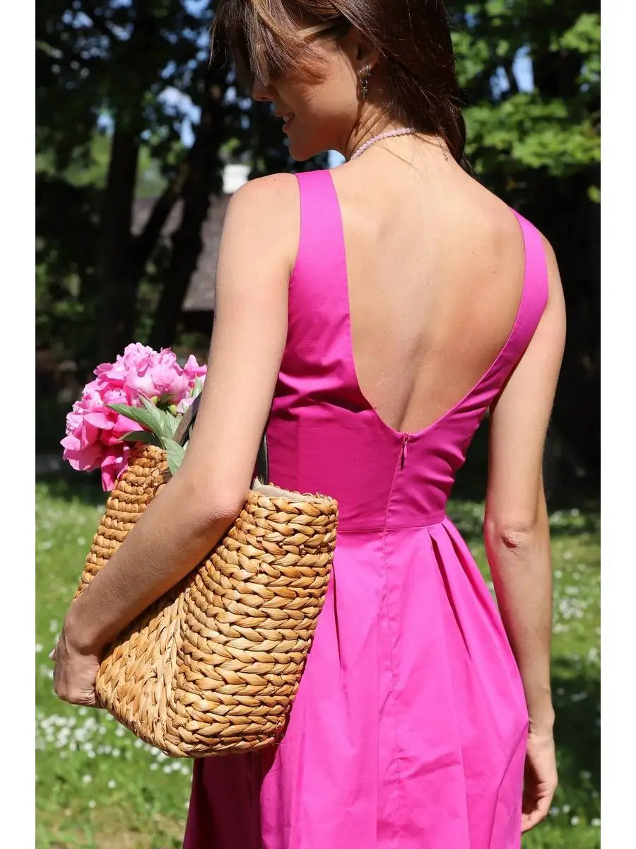 Платье цвета фуксии – главная покупка весны | World Fashion Channel