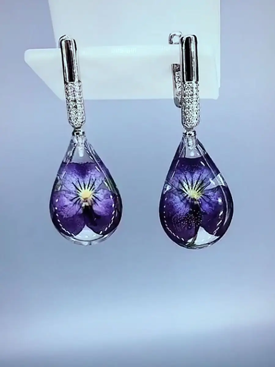 Серьги из ювелирной смолы...