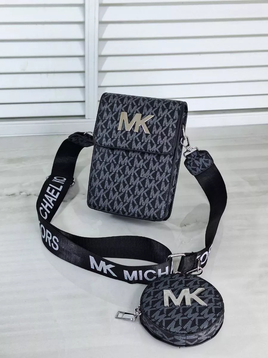 Michael Kors собрался купить Versace за $2 млрд