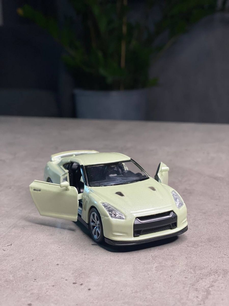 Детский электромобиль Nissan GTR